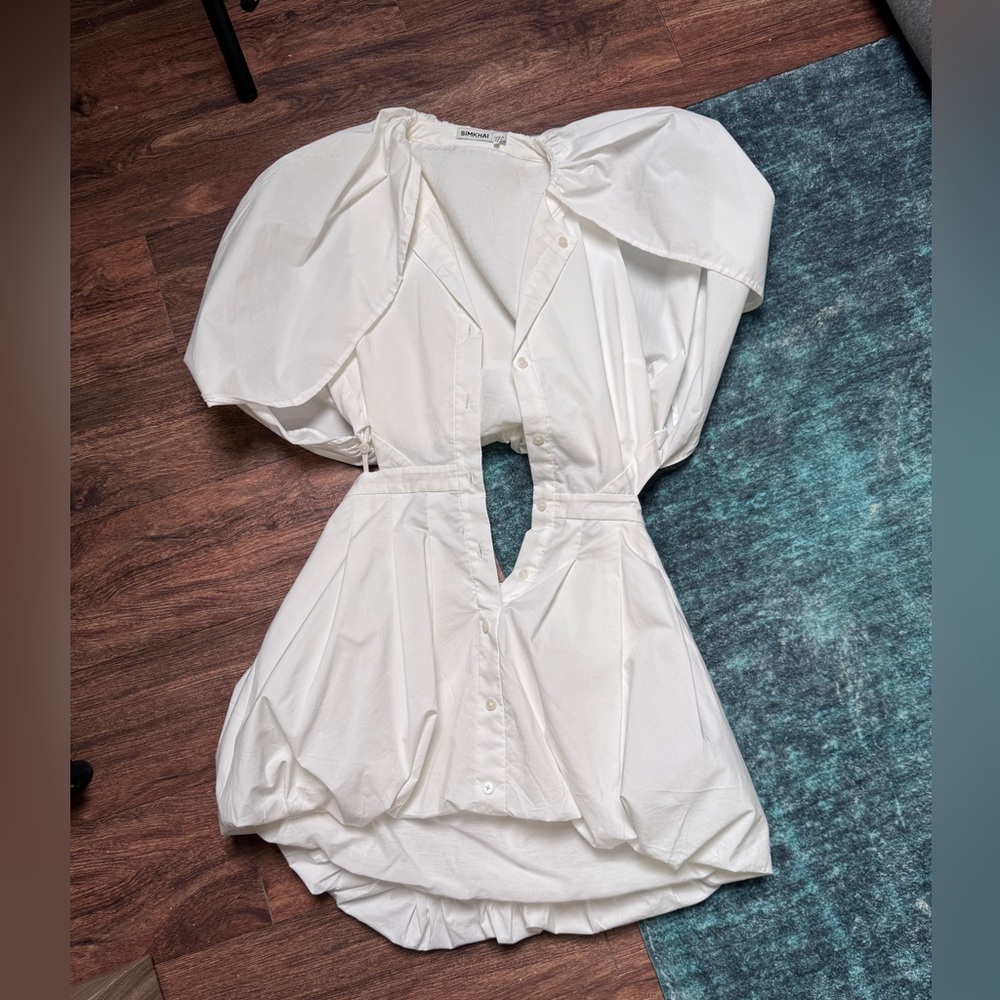 Elegant White Mini Dress with Balloon Skirt - Picture 2 of 3
